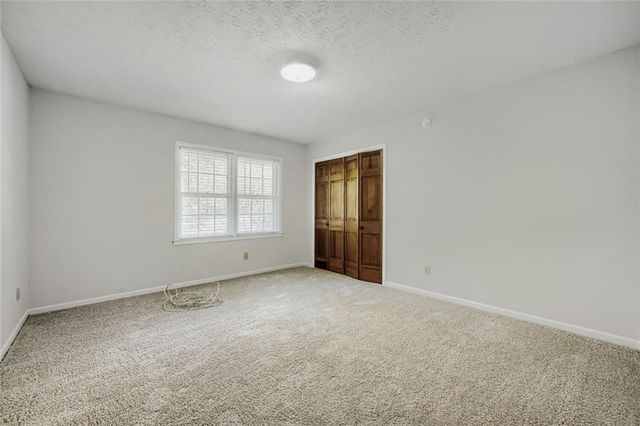 1909 Lake Lucerne Way SW, Lilburn, GA 30047