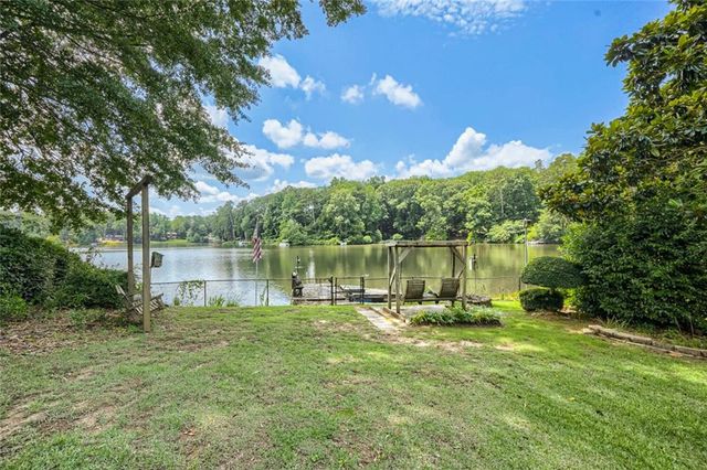 1909 Lake Lucerne Way SW, Lilburn, GA 30047