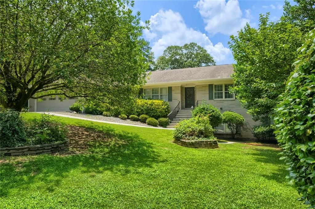 1909 Lake Lucerne Way SW, Lilburn, GA 30047