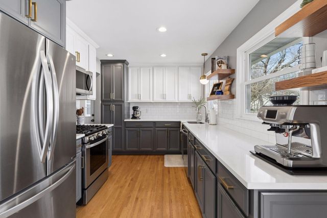 2010 W 54th Street, Minneapolis, MN 55419