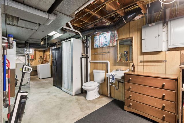 2010 W 54th Street, Minneapolis, MN 55419