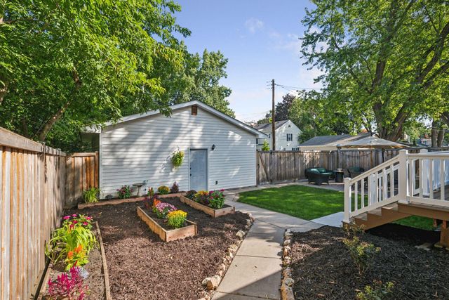 2010 W 54th Street, Minneapolis, MN 55419