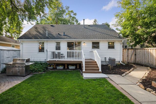 2010 W 54th Street, Minneapolis, MN 55419