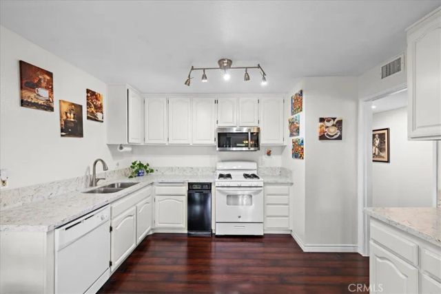 1083 Lakeview, Azusa, CA 91702