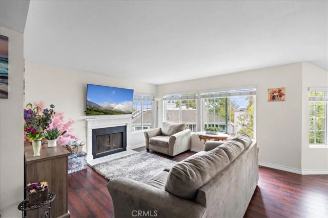 1083 Lakeview, Azusa, CA 91702