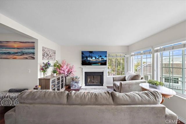 1083 Lakeview, Azusa, CA 91702