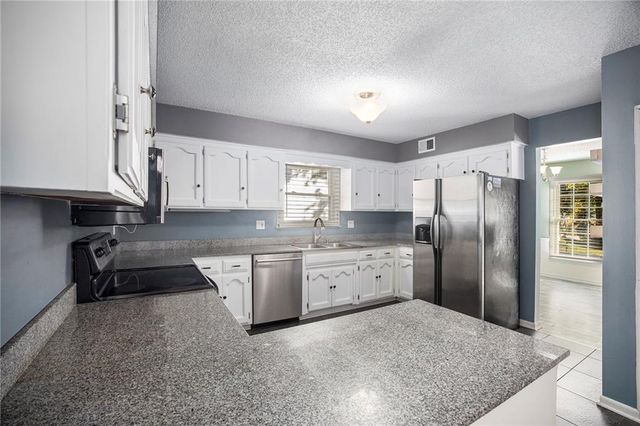 5864 N Beaman Avenue, Kansas City, MO 64151