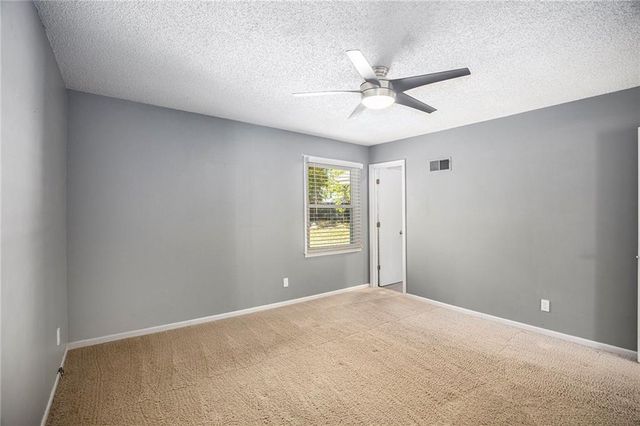 5864 N Beaman Avenue, Kansas City, MO 64151