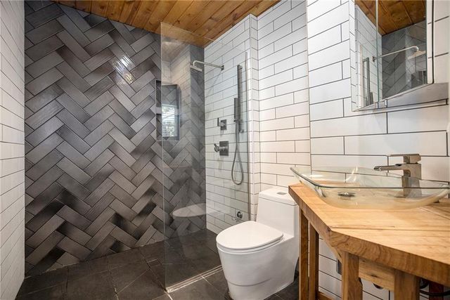 5864 N Beaman Avenue, Kansas City, MO 64151