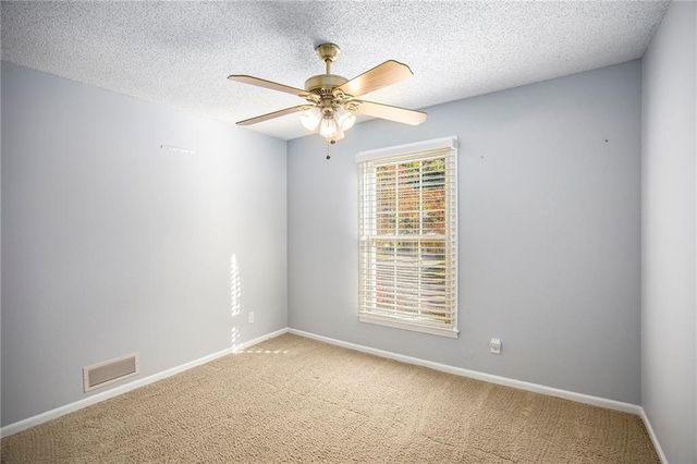 5864 N Beaman Avenue, Kansas City, MO 64151