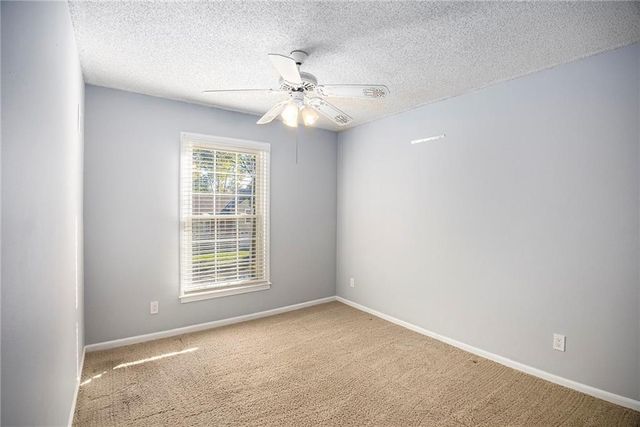 5864 N Beaman Avenue, Kansas City, MO 64151