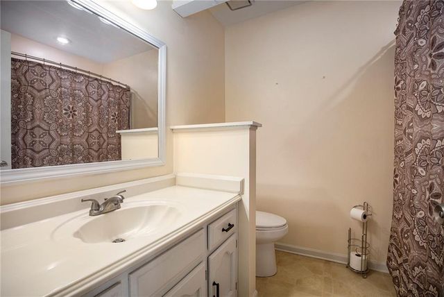 5864 N Beaman Avenue, Kansas City, MO 64151