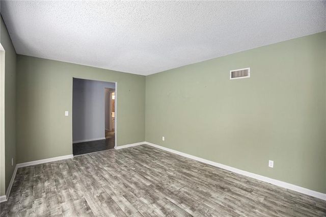 5864 N Beaman Avenue, Kansas City, MO 64151