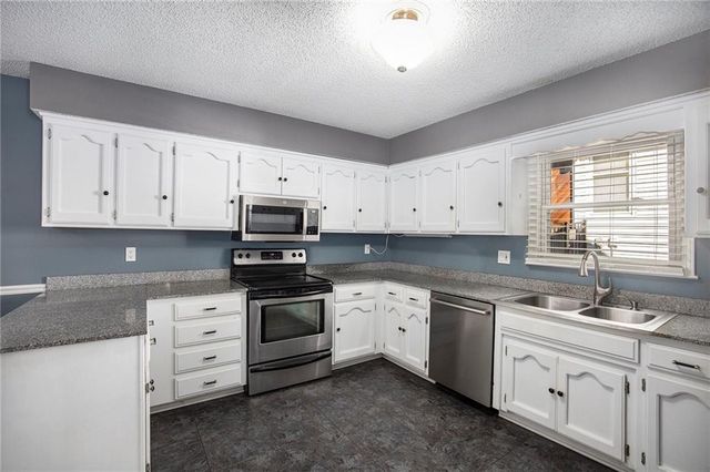 5864 N Beaman Avenue, Kansas City, MO 64151