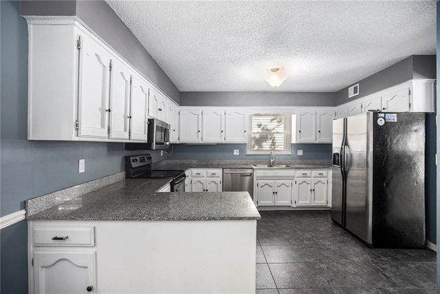 5864 N Beaman Avenue, Kansas City, MO 64151