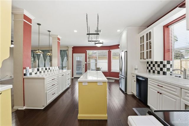 2804 Santa Lydia, Mission, TX 78572