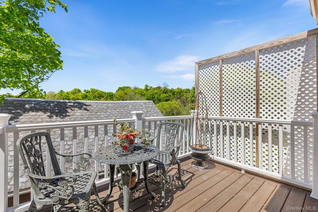 17 Upland Avenue, White Plains, NY 10604