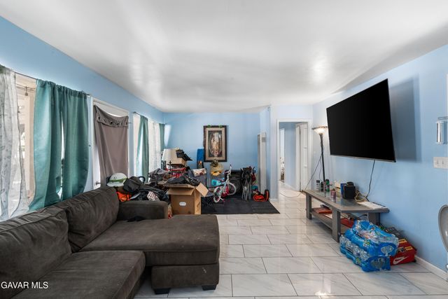 1411 W Ivesbrook Street, Lancaster, CA 93534