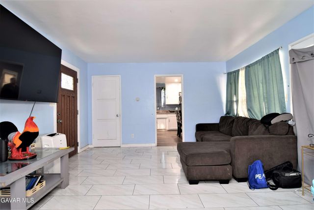 1411 W Ivesbrook Street, Lancaster, CA 93534