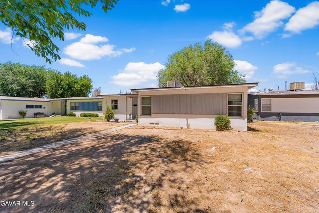 1411 W Ivesbrook Street, Lancaster, CA 93534