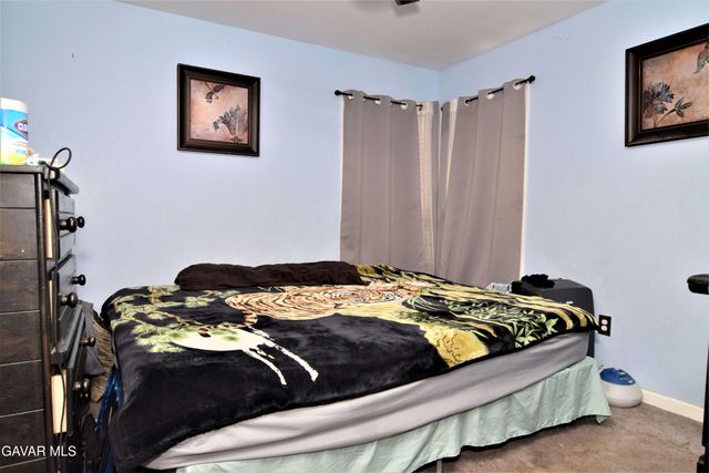 1411 W Ivesbrook Street, Lancaster, CA 93534