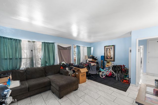 1411 W Ivesbrook Street, Lancaster, CA 93534