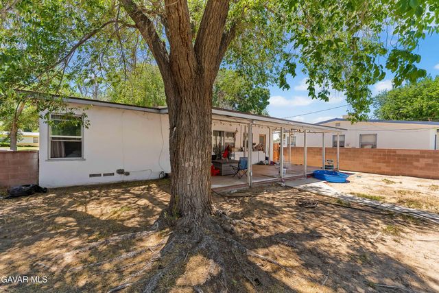 1411 W Ivesbrook Street, Lancaster, CA 93534