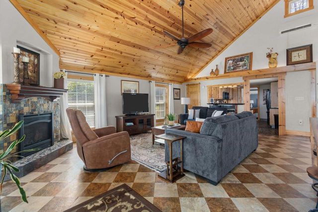 1938 COTTAGE ROAD, Little Suamico, WI 54141