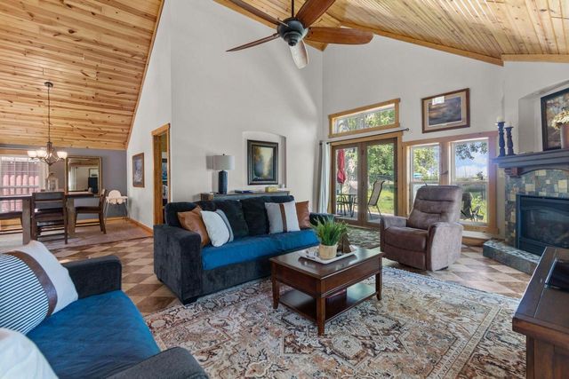 1938 COTTAGE ROAD, Little Suamico, WI 54141