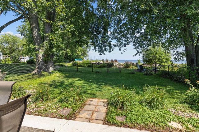 1938 COTTAGE ROAD, Little Suamico, WI 54141