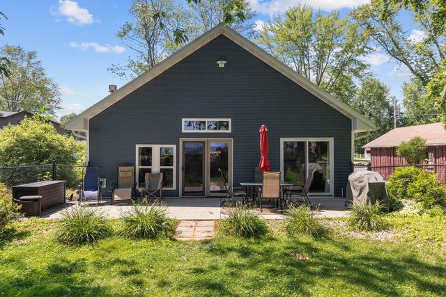 1938 COTTAGE ROAD, Little Suamico, WI 54141