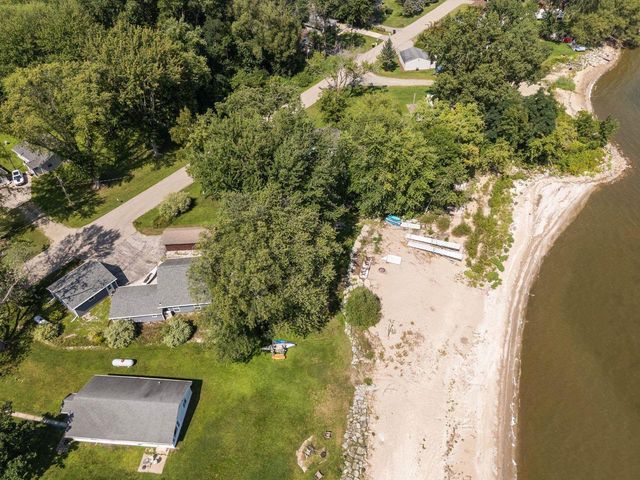 1938 COTTAGE ROAD, Little Suamico, WI 54141