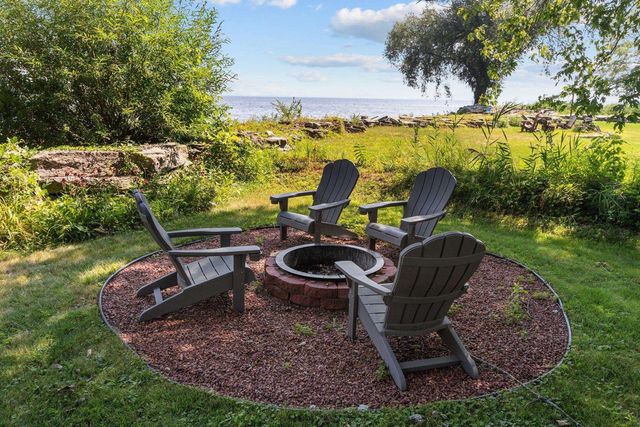 1938 COTTAGE ROAD, Little Suamico, WI 54141