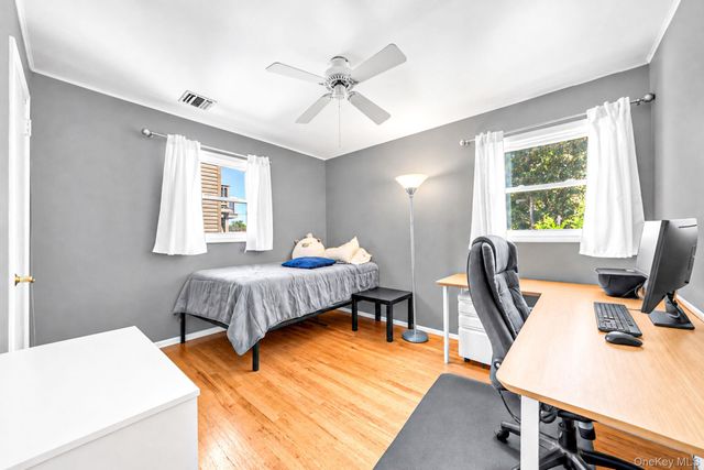 833 N Fulton Avenue, Lindenhurst, NY 11757