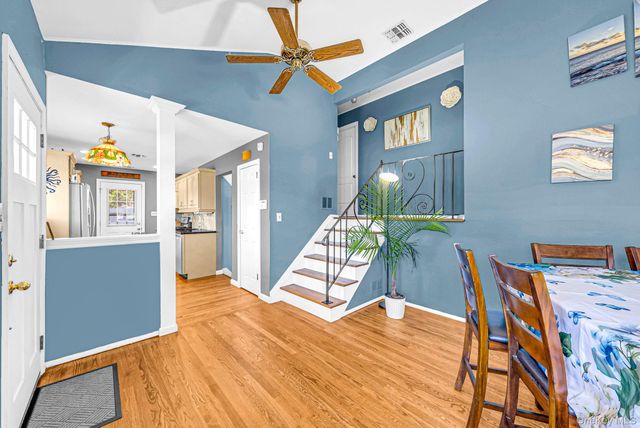833 N Fulton Avenue, Lindenhurst, NY 11757
