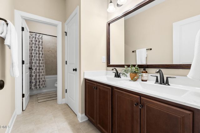 1016 Regency Cottage Place, Cary, NC 27518