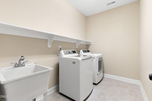 1016 Regency Cottage Place, Cary, NC 27518