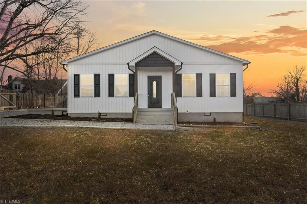 105 Charles Street, Thomasville, NC 27360