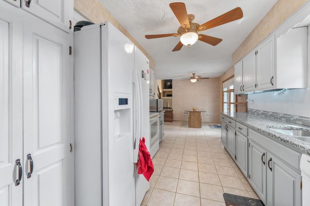 3 N Willow, Mulvane, KS 67110