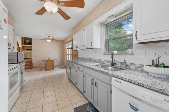 3 N Willow, Mulvane, KS 67110