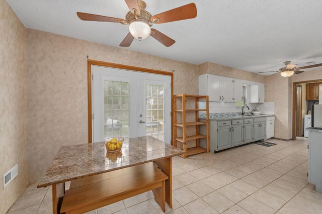 3 N Willow, Mulvane, KS 67110