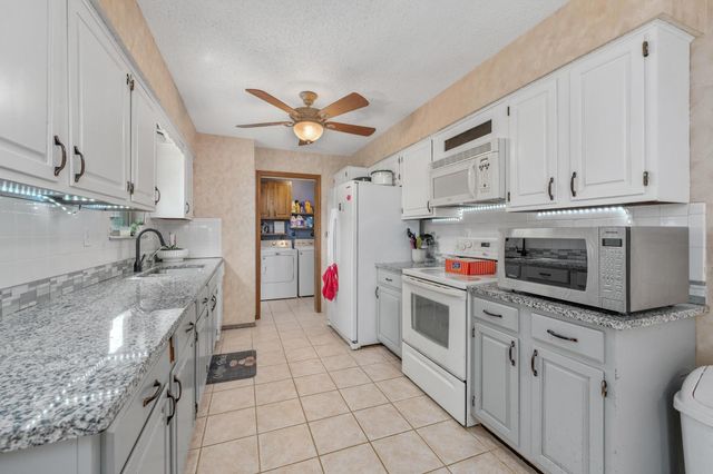 3 N Willow, Mulvane, KS 67110