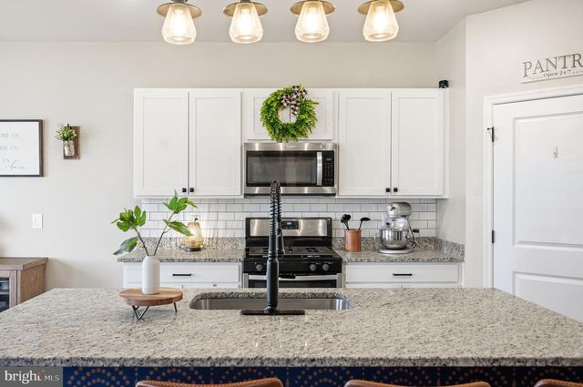 530 WEEKS CT, Berryville, VA 22611