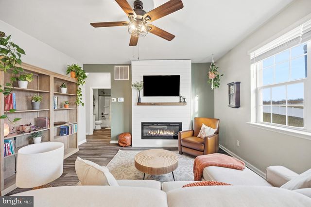 530 WEEKS CT, Berryville, VA 22611