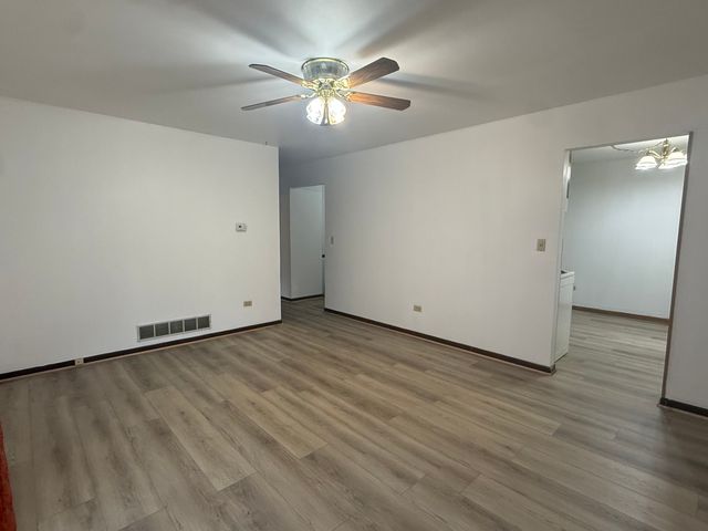1406 Kaskaskia Avenue, Elgin, IL 60123