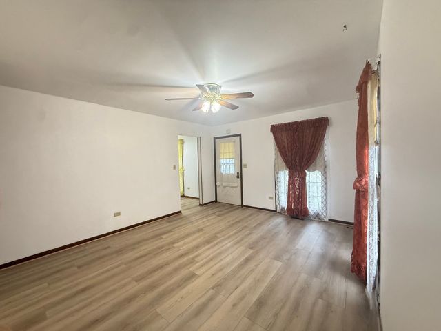 1406 Kaskaskia Avenue, Elgin, IL 60123
