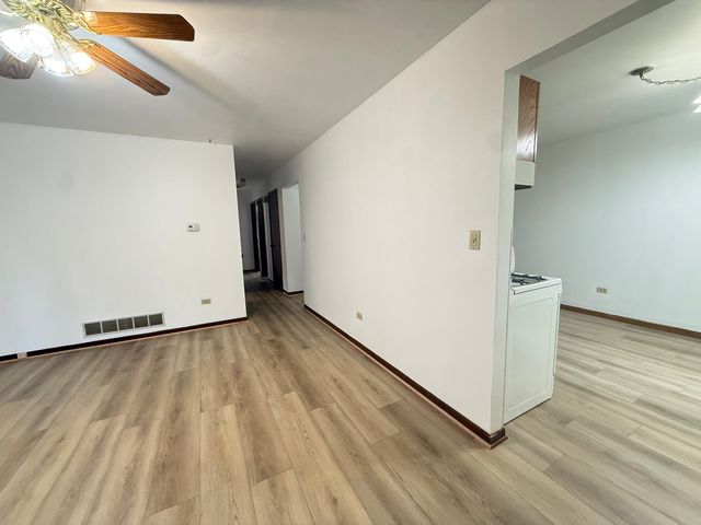 1406 Kaskaskia Avenue, Elgin, IL 60123