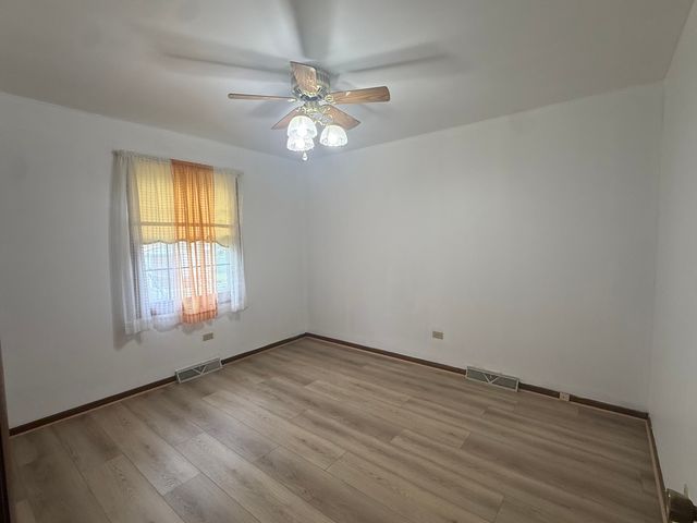 1406 Kaskaskia Avenue, Elgin, IL 60123