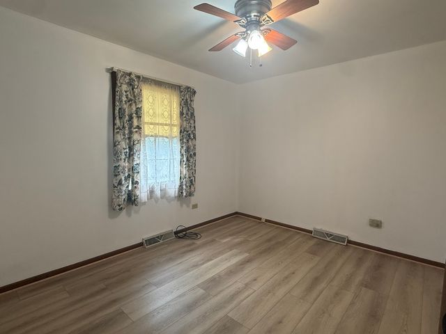 1406 Kaskaskia Avenue, Elgin, IL 60123