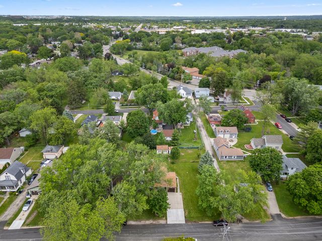 1406 Kaskaskia Avenue, Elgin, IL 60123
